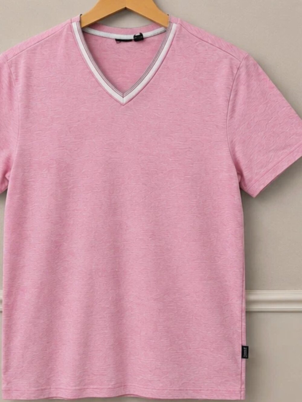 BOSS Hugo Boss Men’s Pink V-Neck T-Shirt Short Sleeve Striped Trim Sz M/L